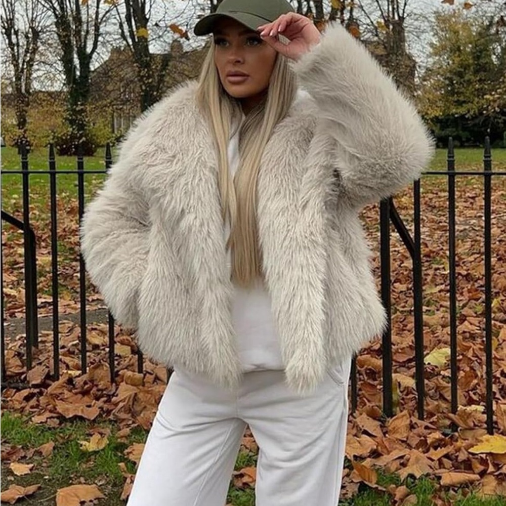 Women's Faux Fur Jacket - Cream women collared coat winter thick jacket - Picture 2 of 4